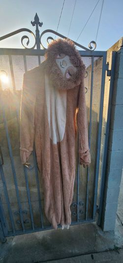 COSTUMES