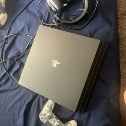 Ps4, Controler and Headset 