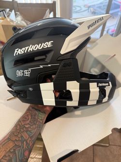 Brand New Bell Fasthouse MTB Helmet