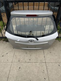 15-17 Toyota Yaris Tailgate
