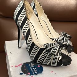 New Size 5 Black/white Heels 