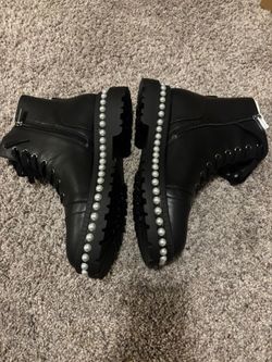 Women size 10-11 never worn $40