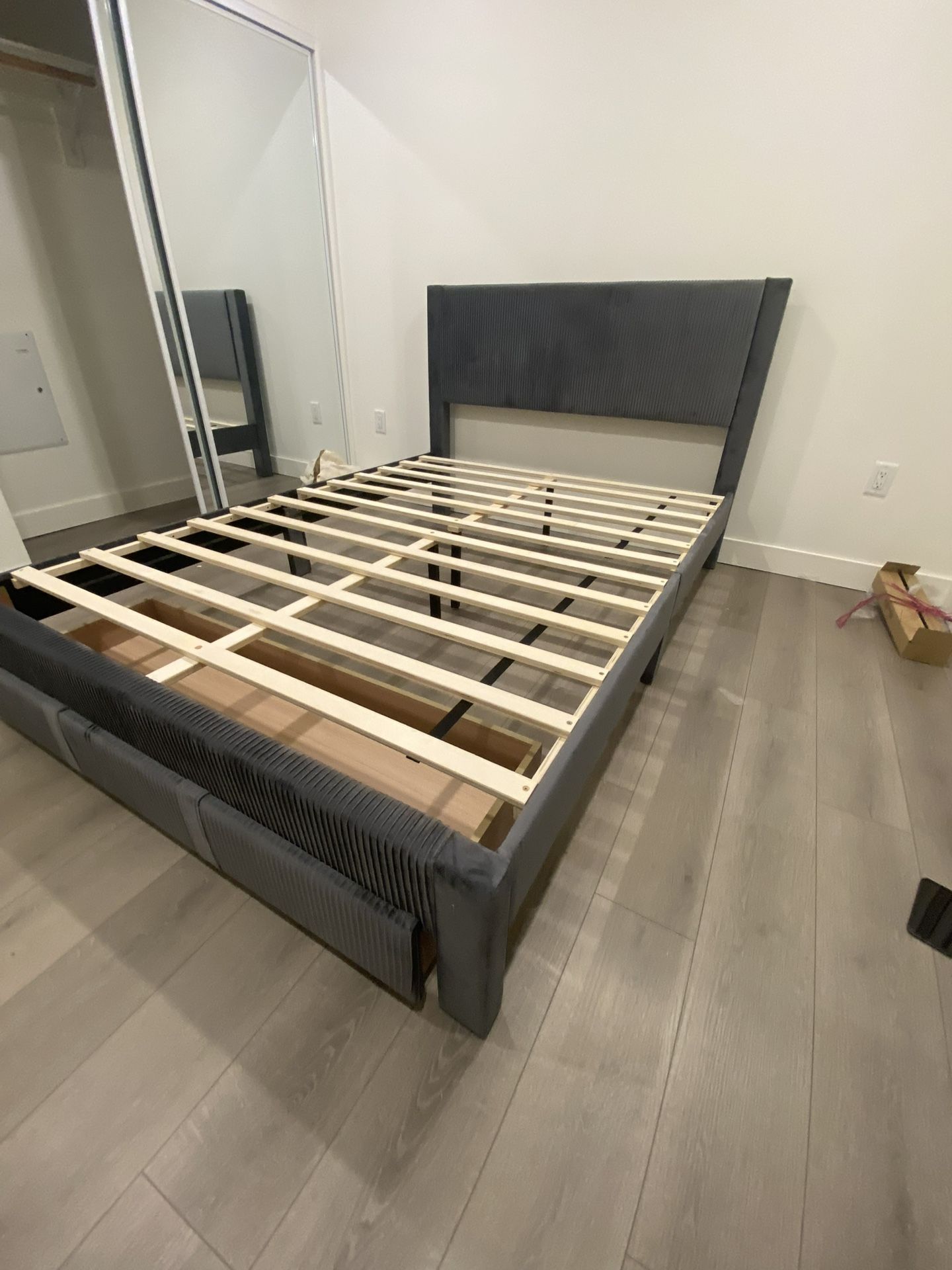 Queen Size Bed Frame With Mattress