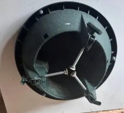 $8 Cinco Express Christmas Tree Stand Model C-152