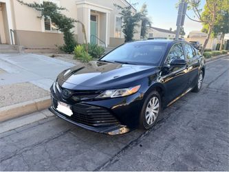 2020 Toyota Camry le hybrid