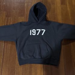 XS 1977 Essentials