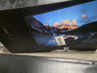 Dell UltraSharp 27 Monitor (U2722D) 27-inch QHD with 2560x1440 Resolution, Comfortview Plus, Infinity Edge (I have 2 Like-New)