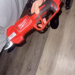 Milwaukee Pruning Shears