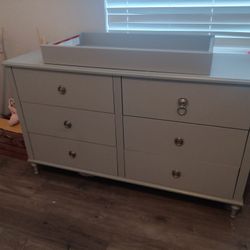 Dresser With Changing Table