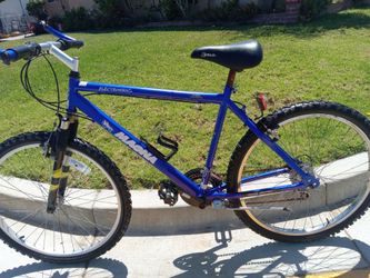 Magna men's bicycle  sz 26 wheels