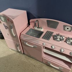 Cute Pink Retro Kids Kitchen $150 Firm 