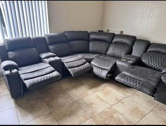 Gray Reclining Sectional Sofa with Cup Holders