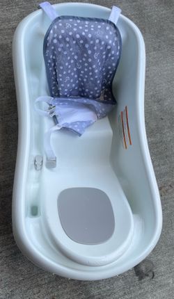 Baby bathtub with sling