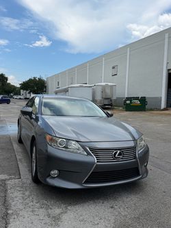 Lexus es (contact info removed) year