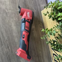 Multitool Milwaukee 