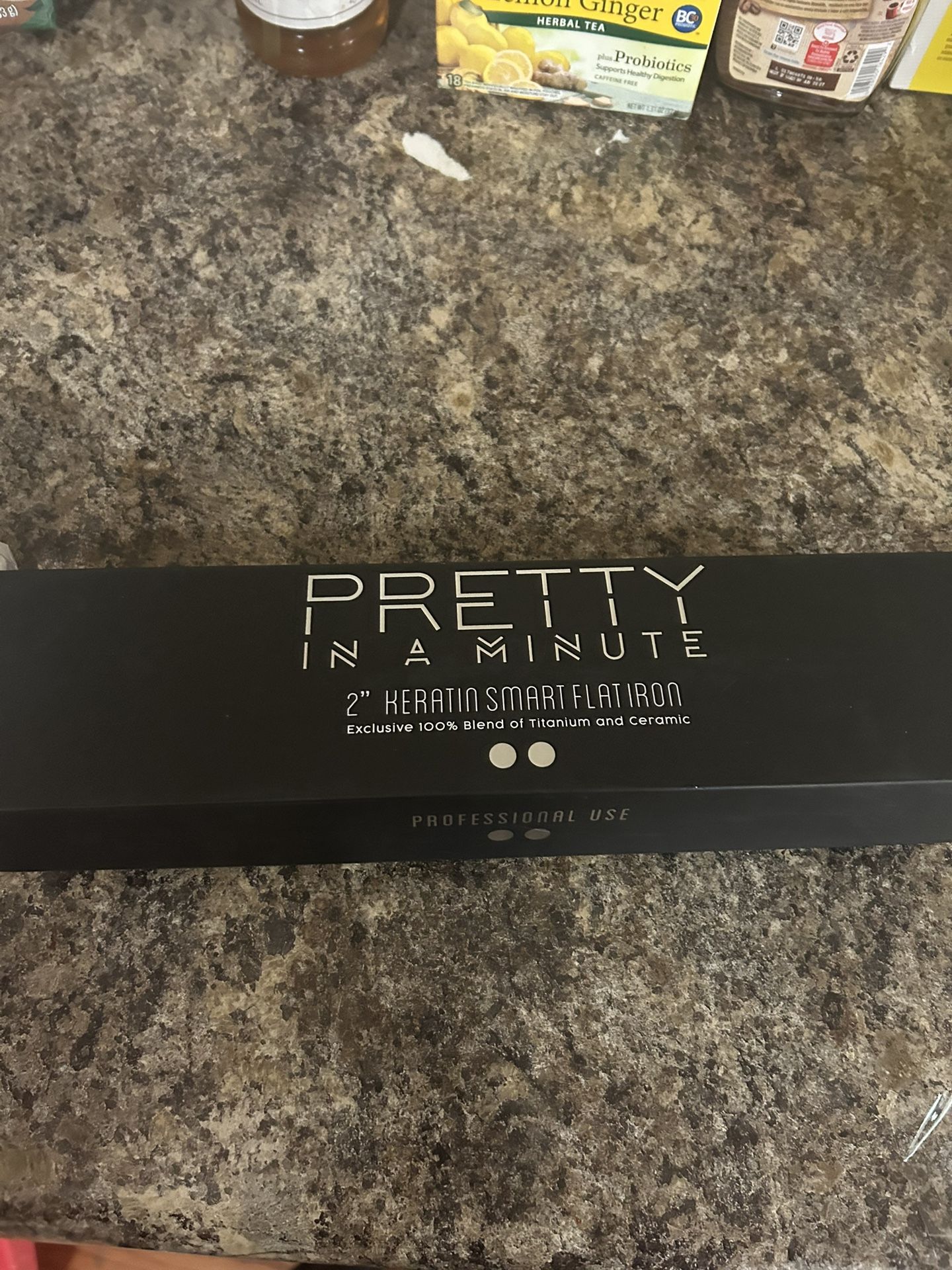 Pretty In A Minute 2’ Hair Straightener