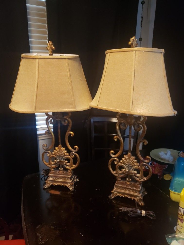 Vintage,set Of  Lamps ,very Beautiful Use But In Good Condition 