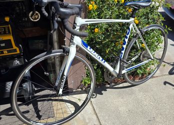 GIANT BIKE (SIZE "L")