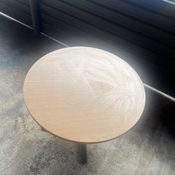 Round Table 