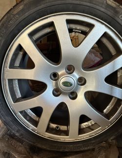 2008 Land Rover Set Of 4 Wheels With Tires