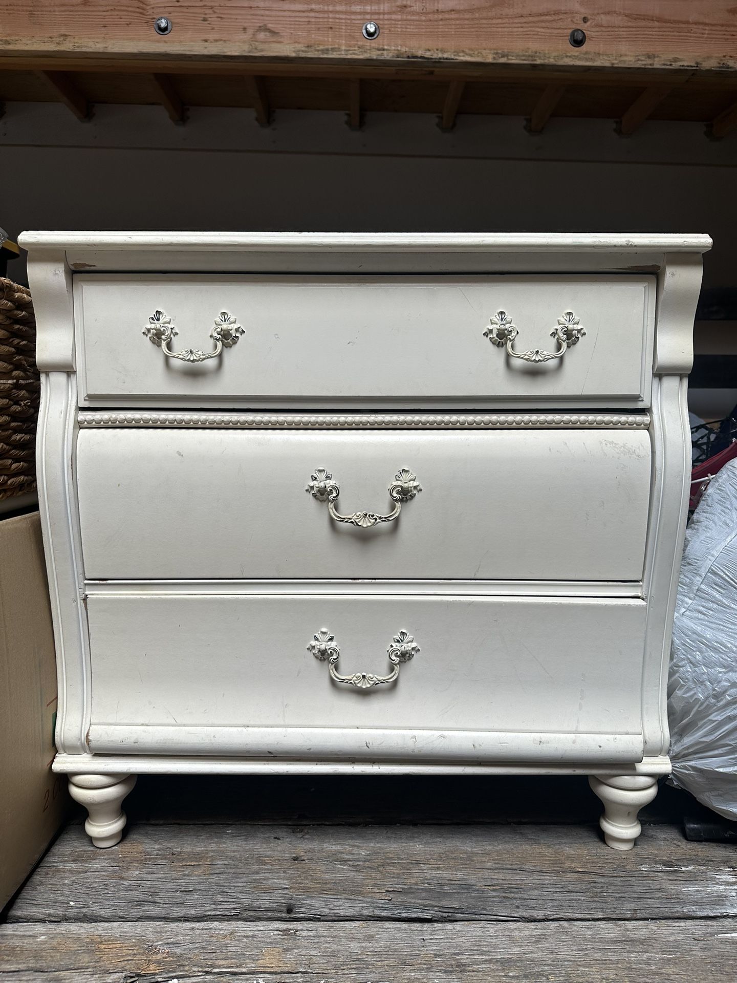 Vintage Stanley Furniture 3-Drawer Dresser – Elegant White Finish