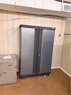 Kobalt Metal Garage Storage Cabinet with Lock & Adjustable Shelves - Excellent Condition