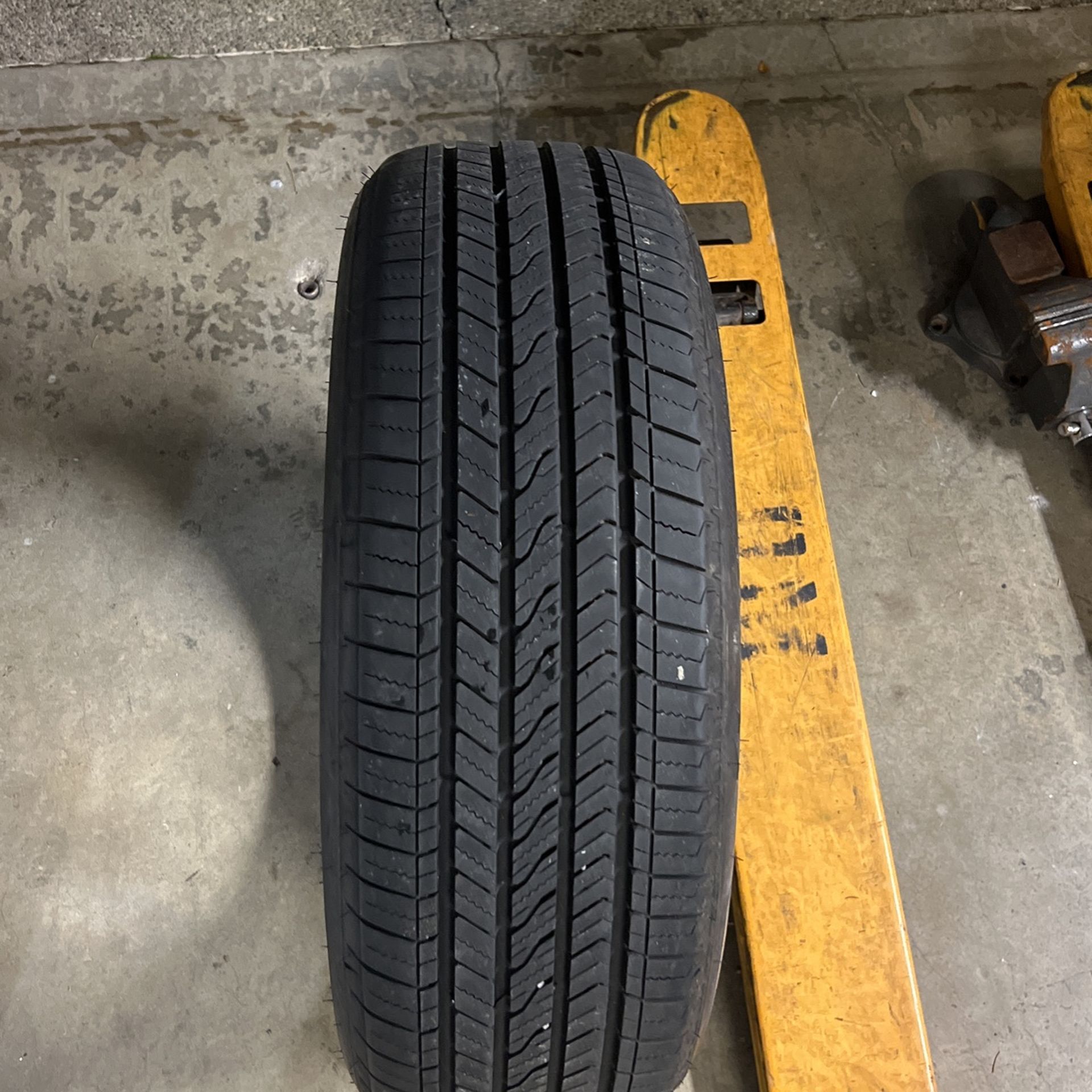 Bridgestone Tire, Alenza. 235/55R20