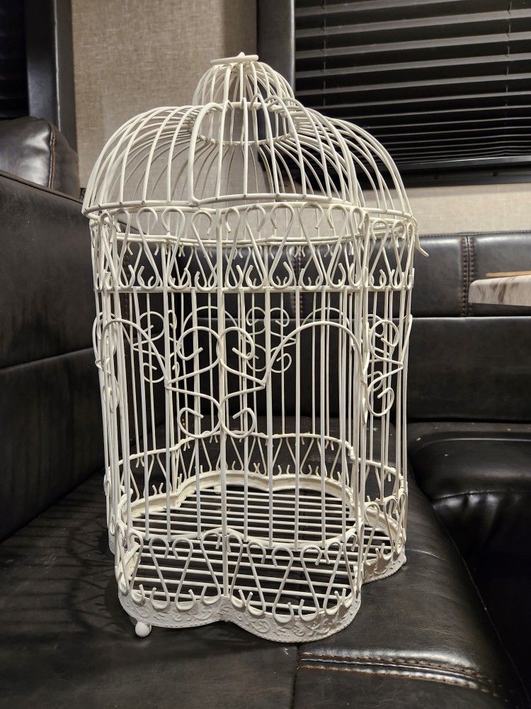 Great Metal Bird Cage Used For Wedding Event. Great For A Yard Decoration