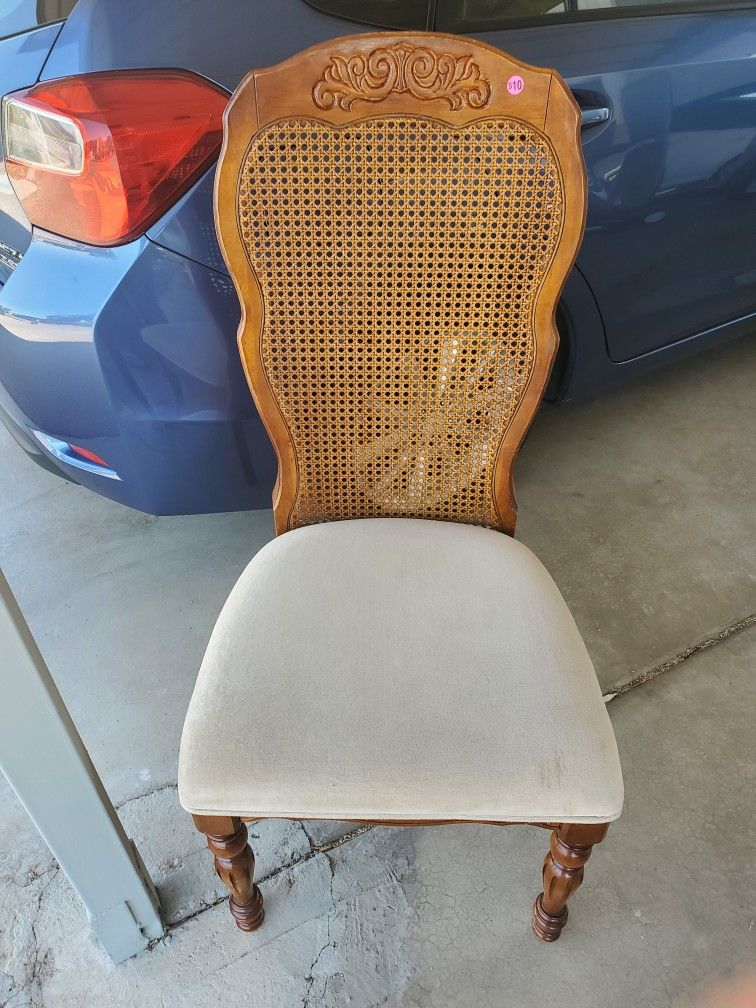 Vintage Style Accent Chair