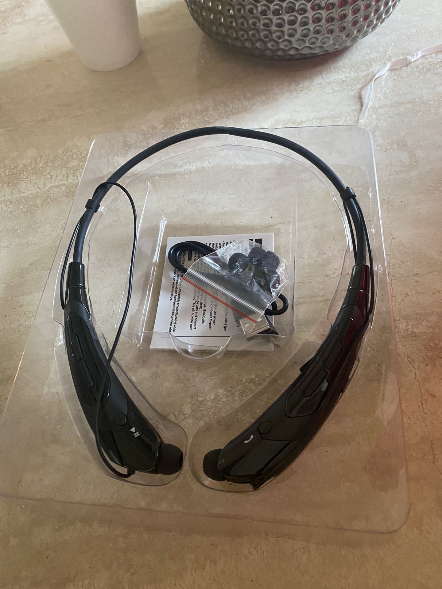 Wireless stereo headset