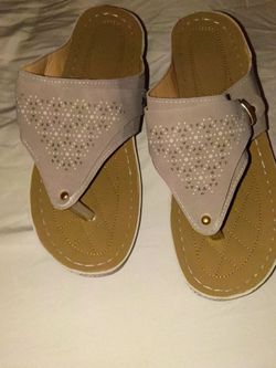 Women's sandals size 8