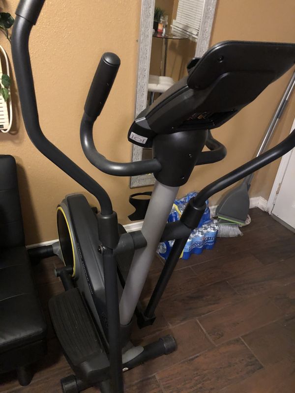 Golds gym Elliptical for Sale in Riverside, CA - OfferUp