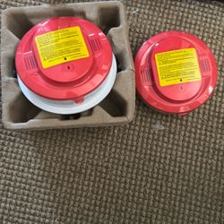 10-Year Battery Powered Smoke Detector with Photoelectric Sensor, 20SD10