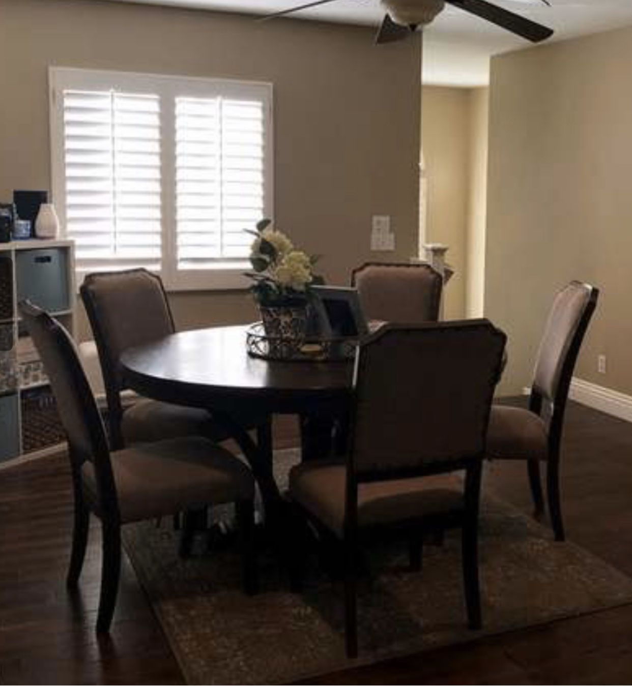 Ashley furniture round dining room table with 5 chairs