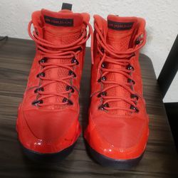 JORDAN 9 CHILE RED SHOES SIZE  9 USED HAS BEEN WORN READ