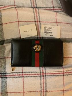 Women’s Gucci wallet