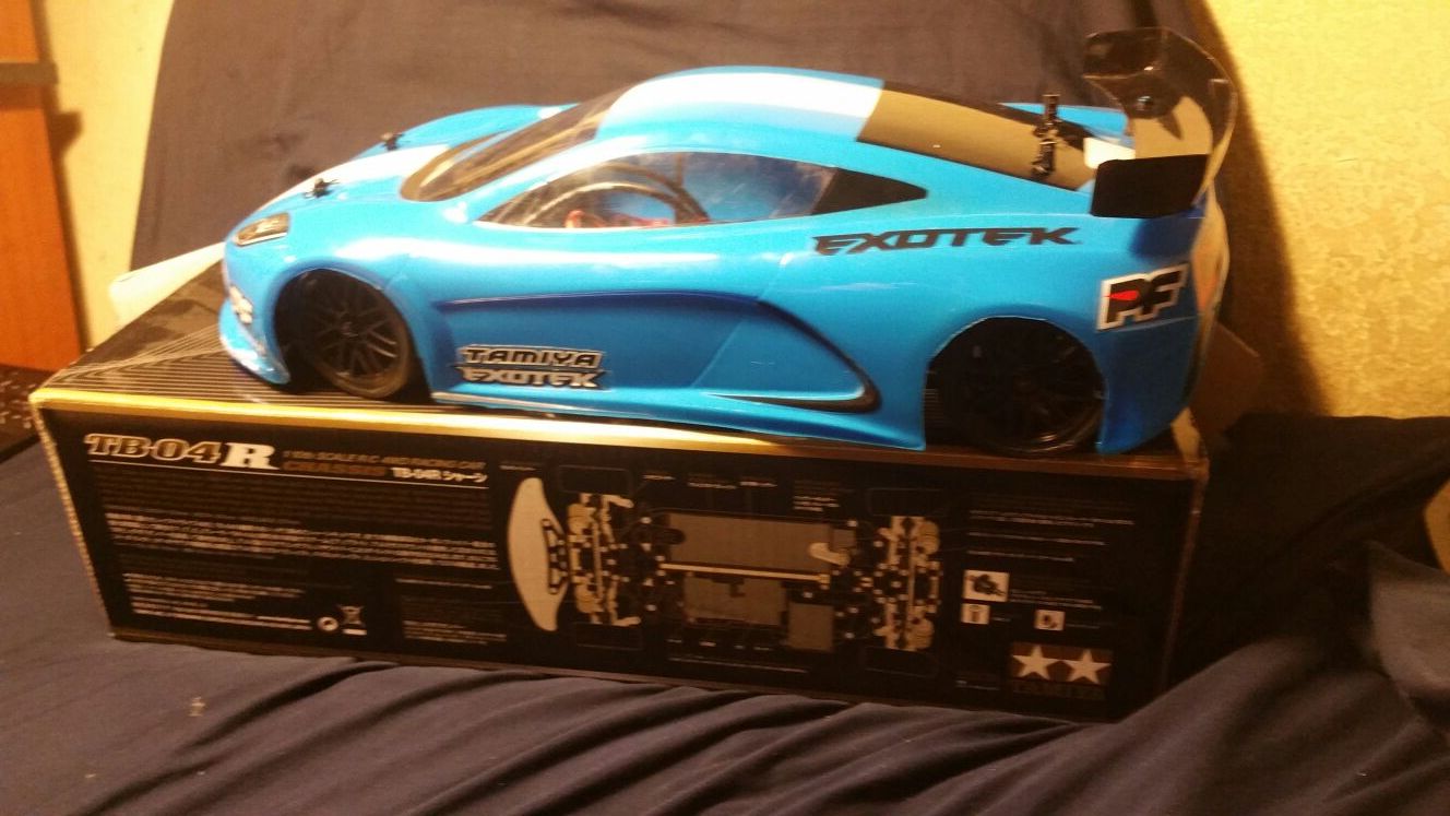 Rc car tamiya tb04r racing car