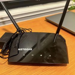 NETGEAR AC 1000 R6080 Dual Band Fast Ethernet Smart WiFi Router