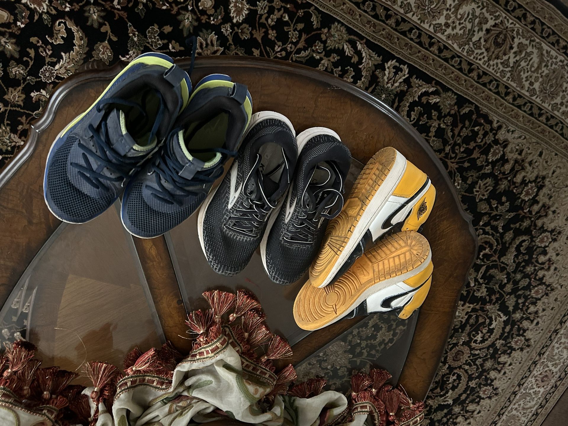 Steph curry Basketball Shoe, Brooks Running Shoes, Jordan 1 Taxi’s