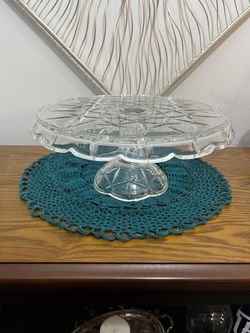 Lady Ann Crystal Footed Cake Plate