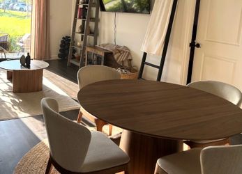 Round dining table OBO