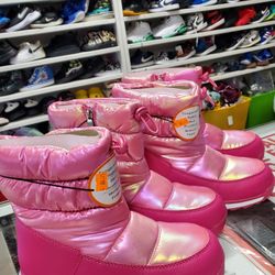 New Snow Boots Size 4 & 5