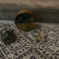  Gold Accent Decorations