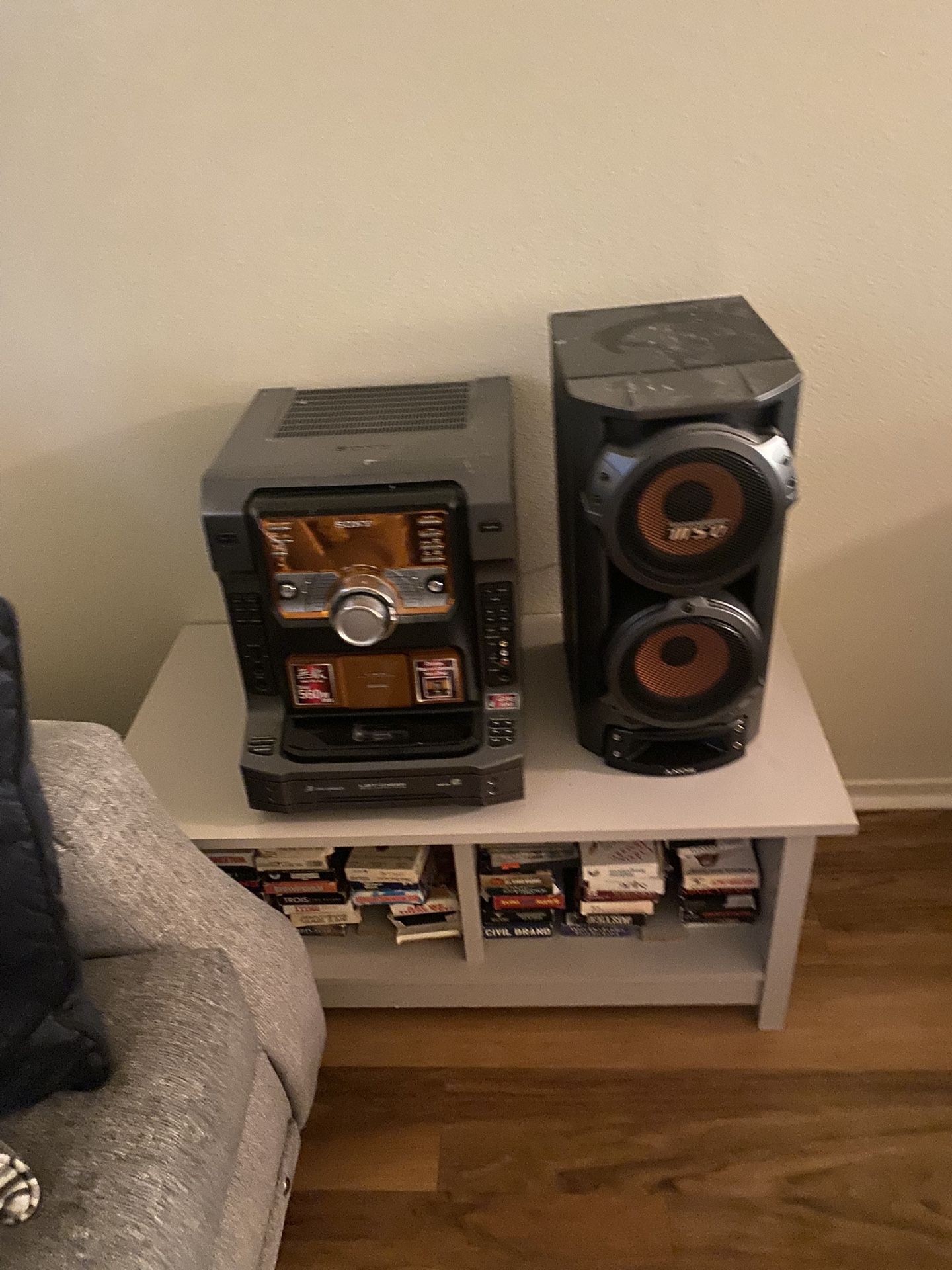 Sony 5-Disc CD Changer Stereo System + Speakers