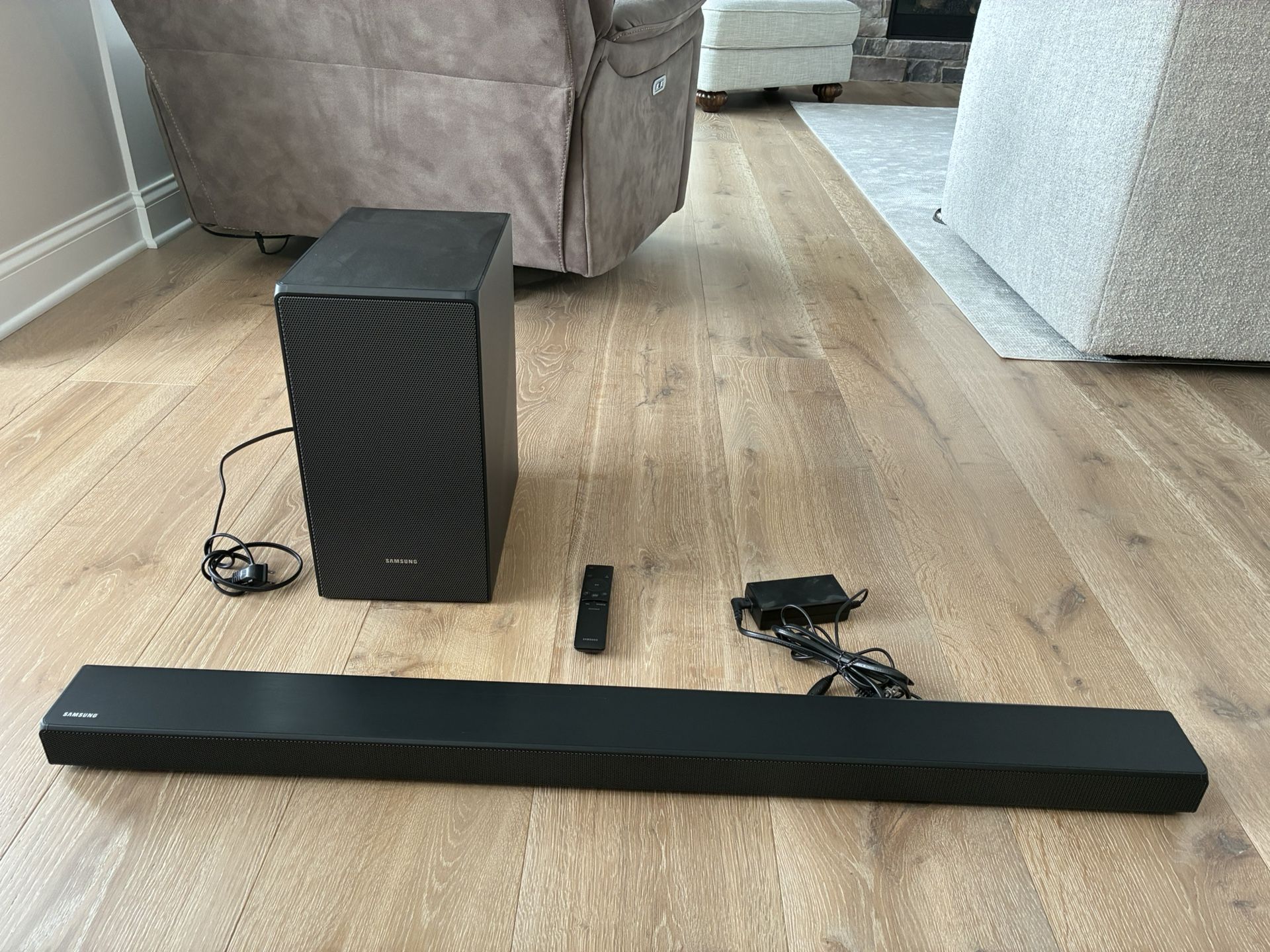 Samsung 42” Soundbar and Subwoofer