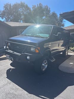 2005 Ford E-350