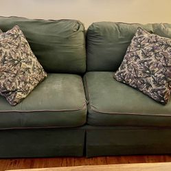 Moss green Over stuffed Couch 4 Throw Pillows
