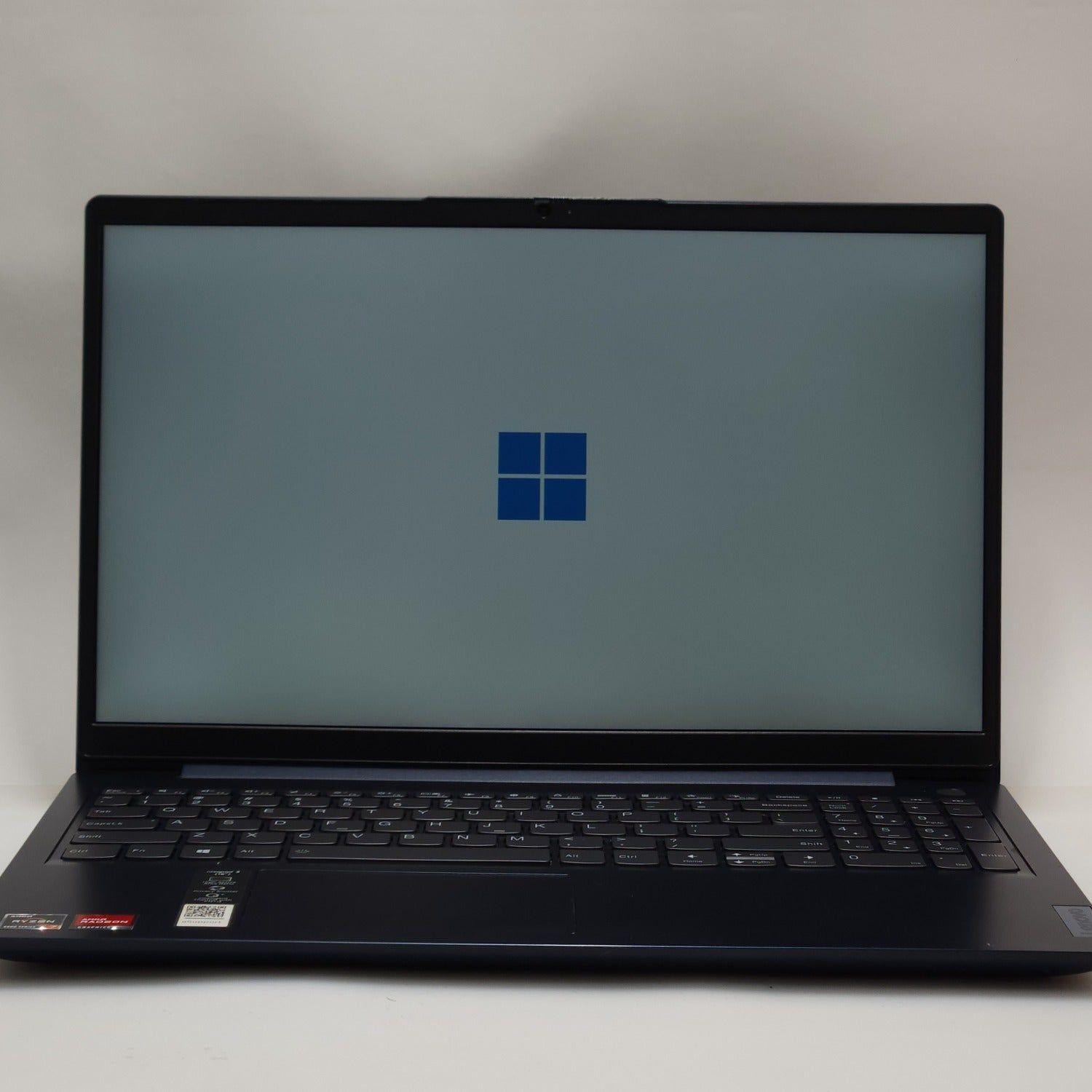 Lenovo IdeaPad 3 15ALCB 15.6" Ryzen 7 5700U 1.8GHz 12GB RAM 512GB SSD