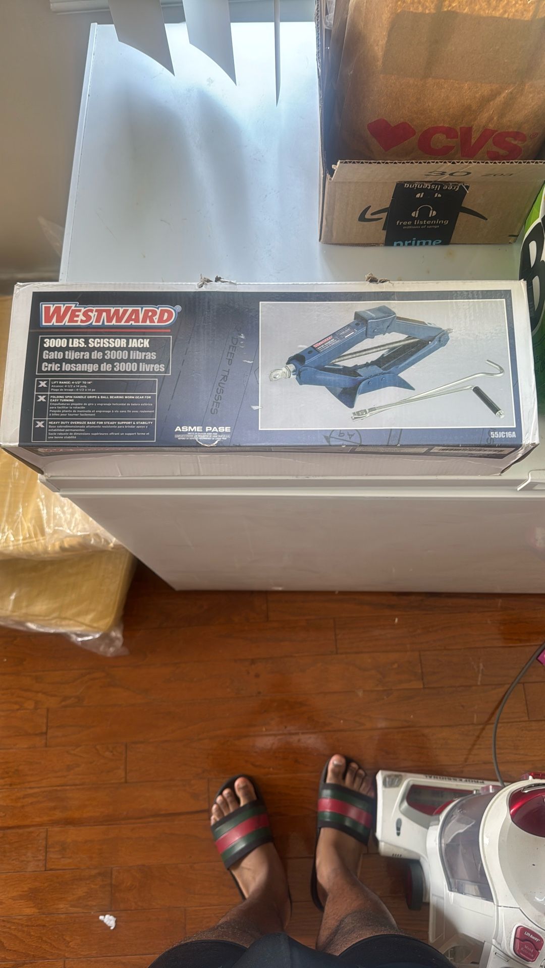 Westward Scissor Jack