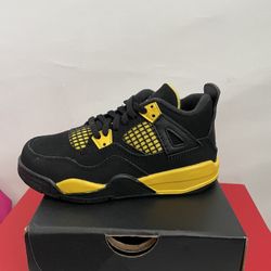 Nike Air Jordan 4 retro thunder Sz 11C